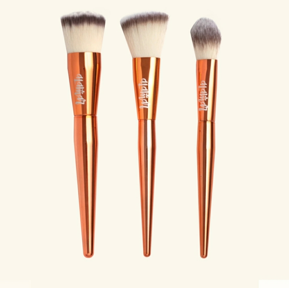 Alamar brush trio
